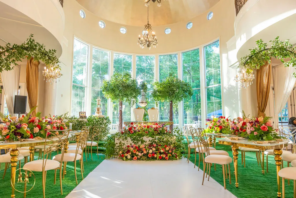 Wedding floral design for Taylor & Travis