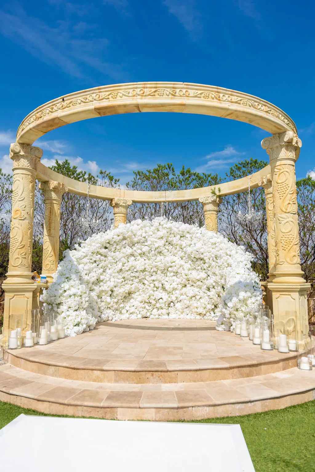 Wedding floral design for Bryanna & Cortland